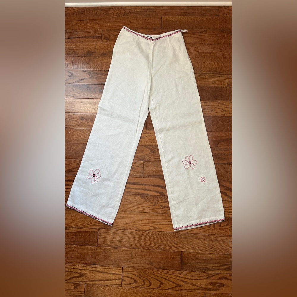 Vintage- Willi Smith White Linen Embroidered Flower Zipper On The Side Sz 4